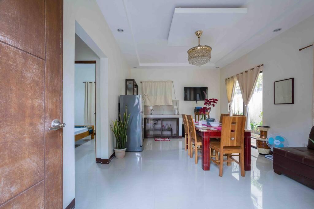 Four Bedroom Staycation House In Tagaytay Tagaytay City Exterior foto